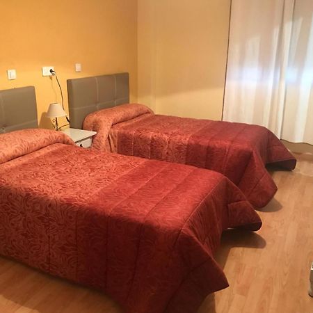 Hostal Restaurante Milenium Hotel Torremegía Kültér fotó