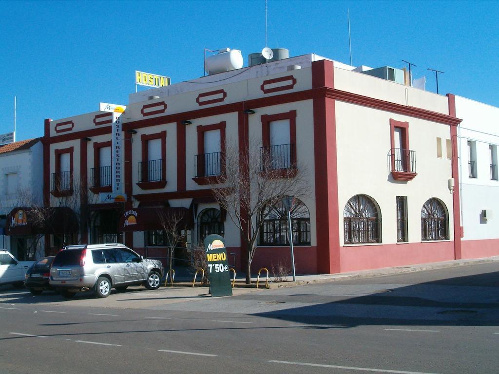 Hostal Restaurante Milenium Hotel Torremegía Kültér fotó