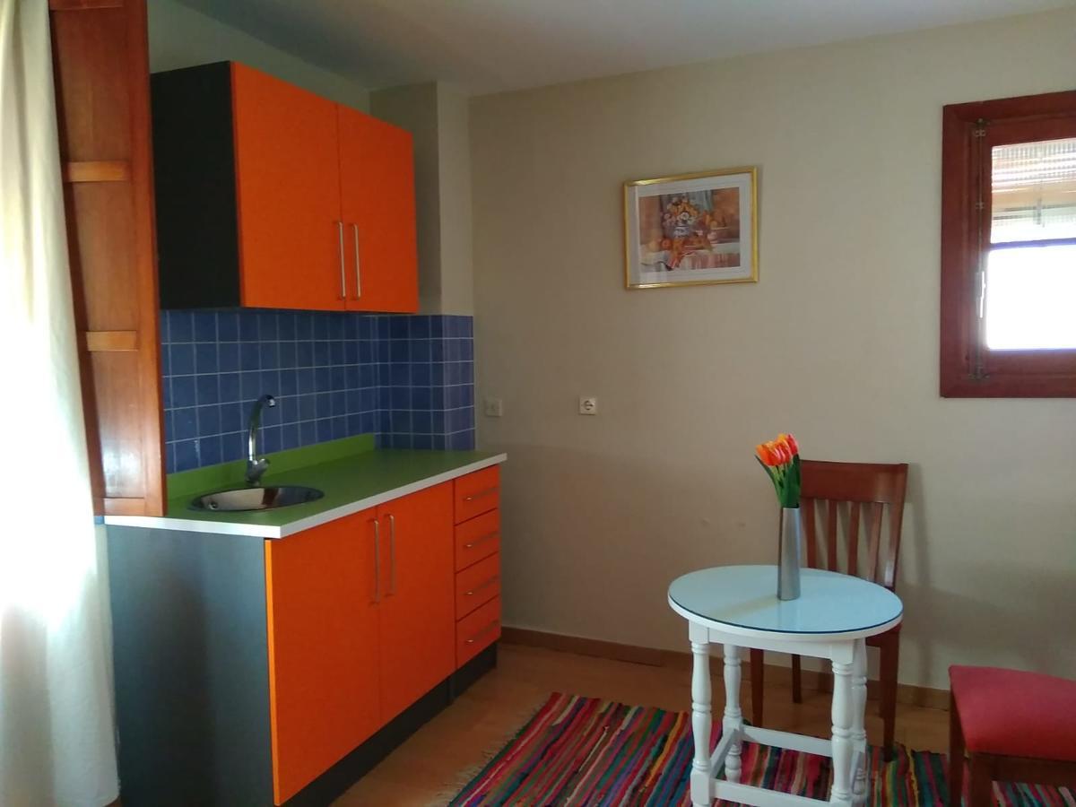 Hostal Restaurante Milenium Hotel Torremegía Kültér fotó