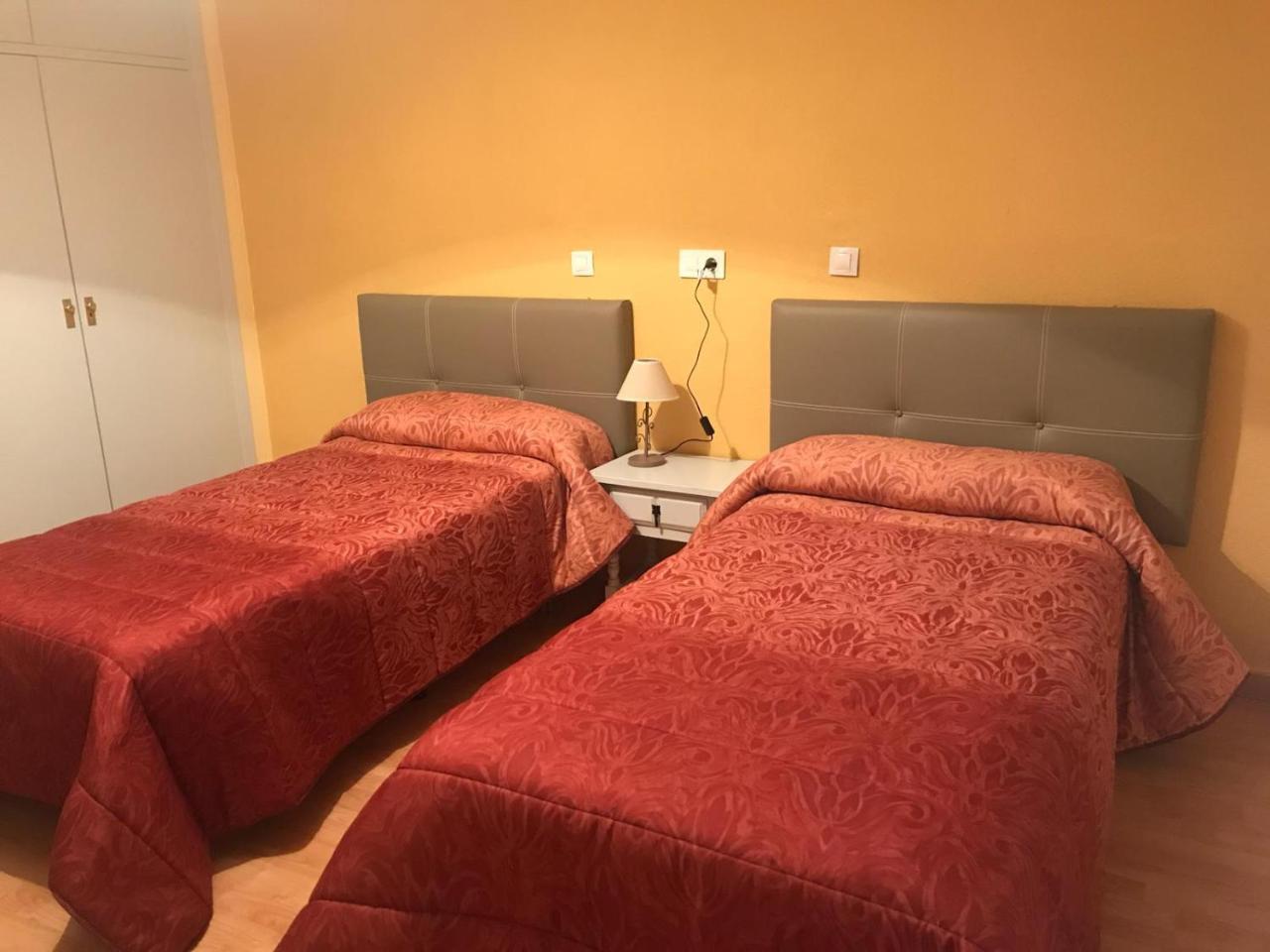 Hostal Restaurante Milenium Hotel Torremegía Kültér fotó