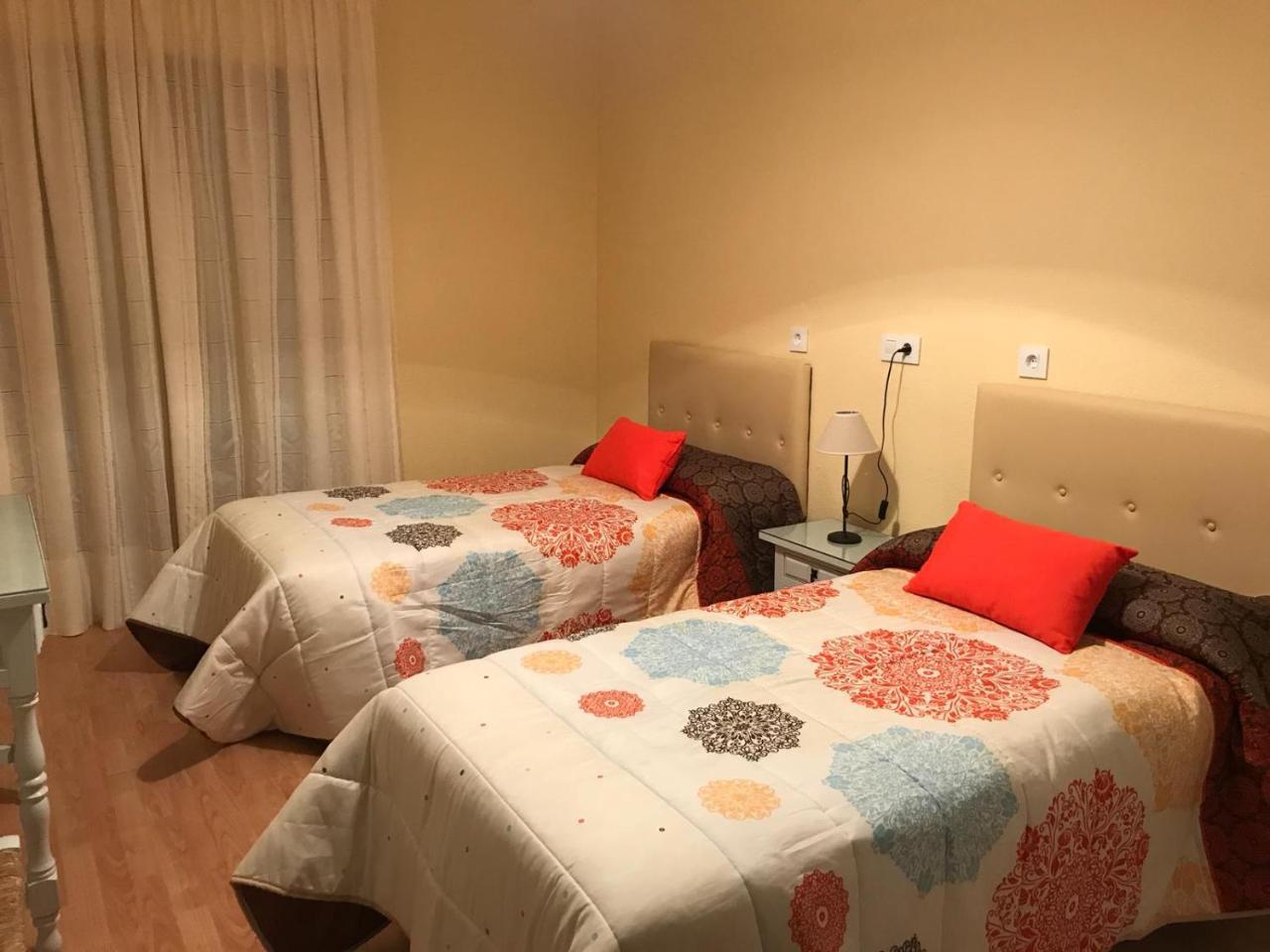 Hostal Restaurante Milenium Hotel Torremegía Kültér fotó