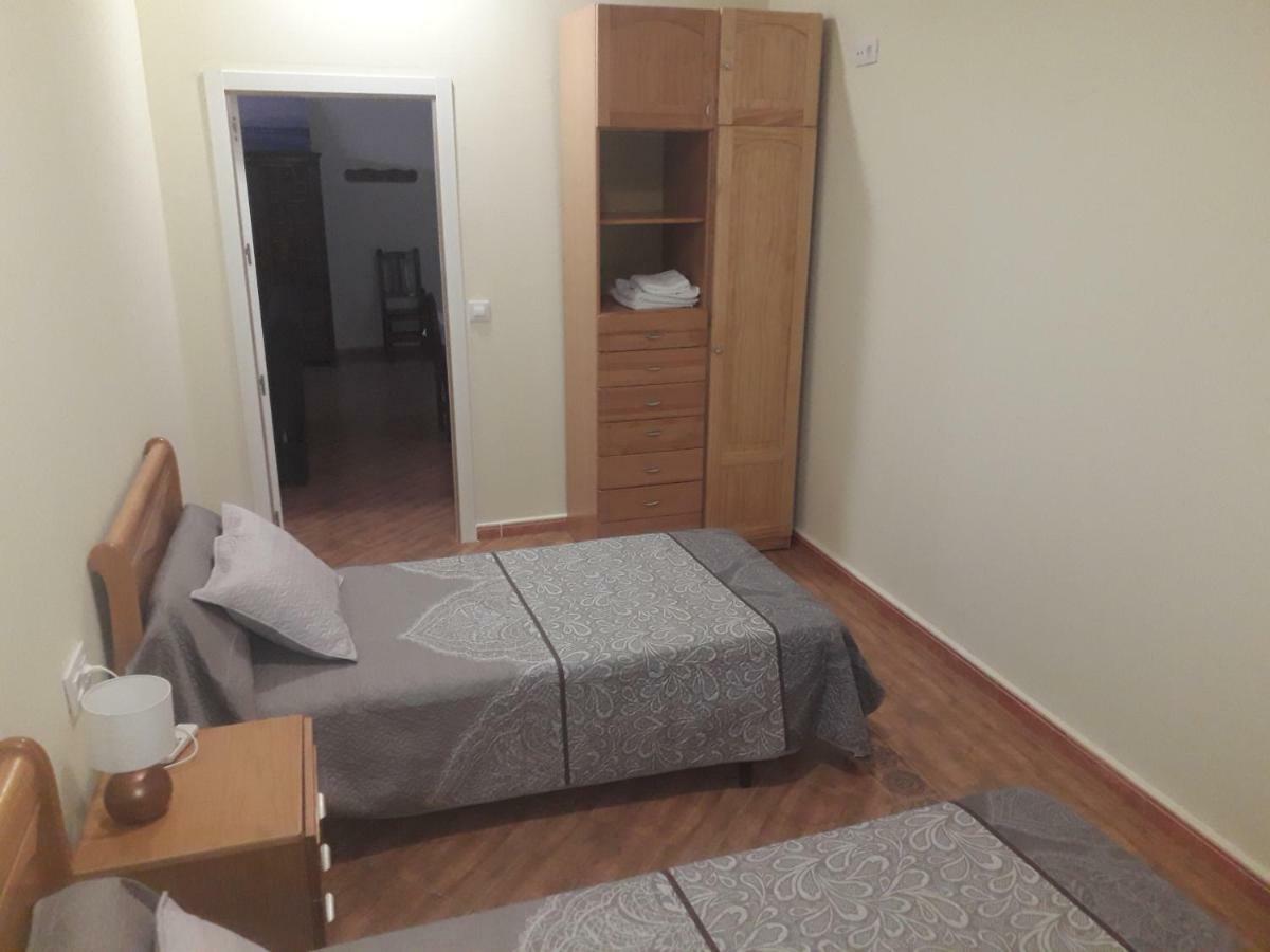 Hostal Restaurante Milenium Hotel Torremegía Kültér fotó