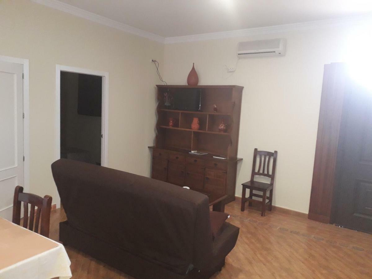 Hostal Restaurante Milenium Hotel Torremegía Kültér fotó